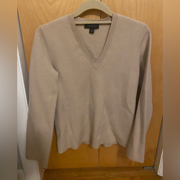 Ann Taylor Sweaters - Ann Taylor V-Neck Sweater size XS